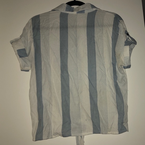 Collared button down blouse - Picture 3 of 3